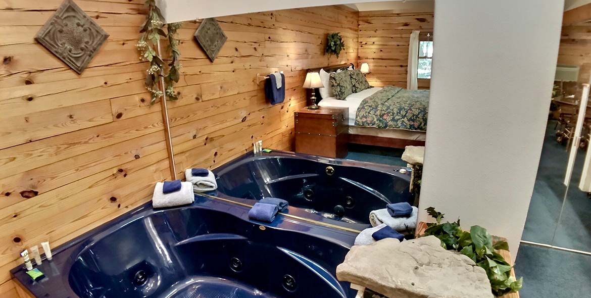 Midnight Forest Cabin Jetted Tub