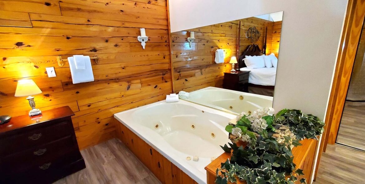 Nights in White Satin Cabin Jetted Spa Tub